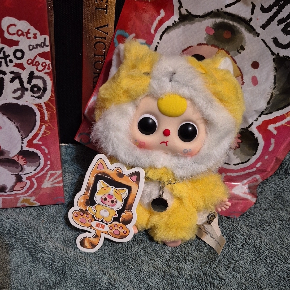 EGG YOLK - BB3 CATS & DOGS - Picture 4 of 8